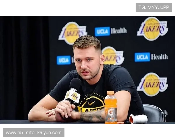 湖人东契奇伤退后确立里夫斯持球核心，挡拆创造错位成效显著